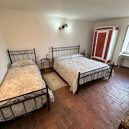 Casa Garibaldi Hotell Pontremoli Exteriör bild