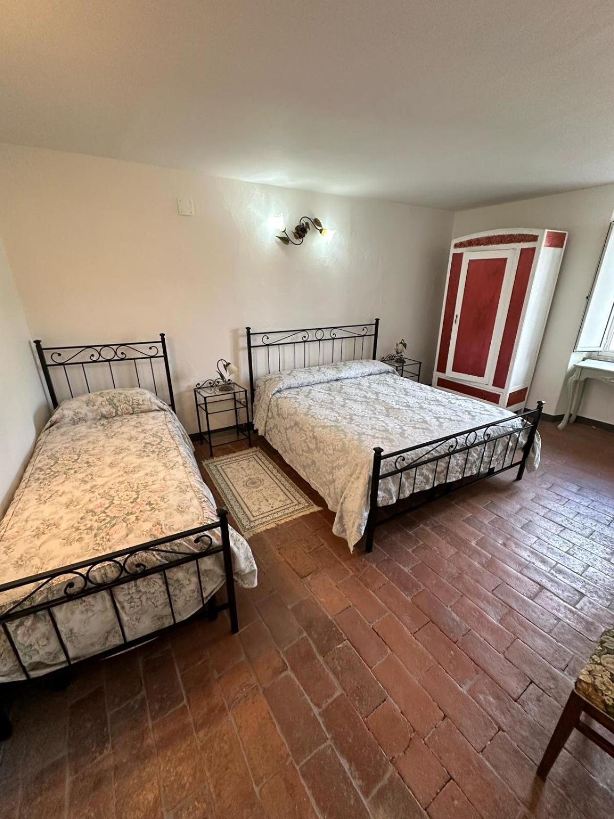 Casa Garibaldi Hotell Pontremoli Exteriör bild